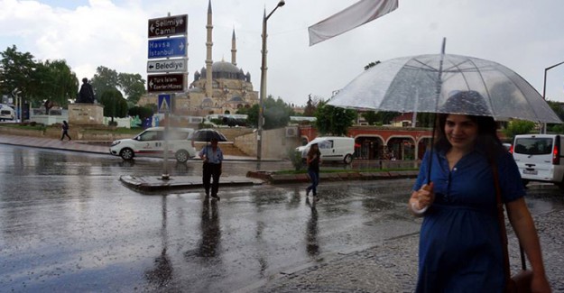 Marmara Bölgesinde Sağanak Yağış Bekleniyor