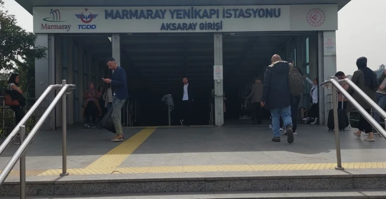 Marmaray'da bir kişi intihar etti