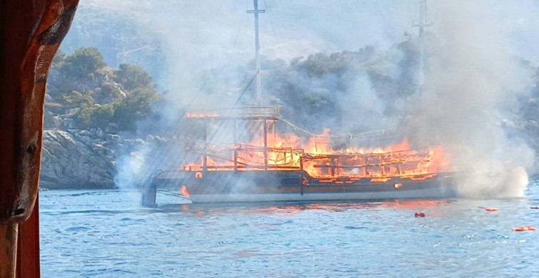 Marmaris açıklarında gezi teknesi alev aldı: 14 kişi yaralandı