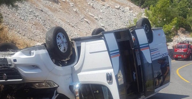 Marmaris'te Yolcu Minibüsü Kaza Yaptı; 11 Yaralı