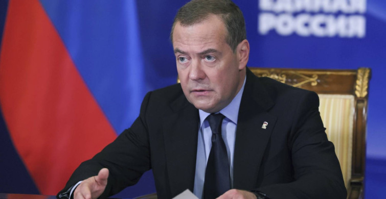 Medvedev: Tehdit bile savaş hazırlığıdır