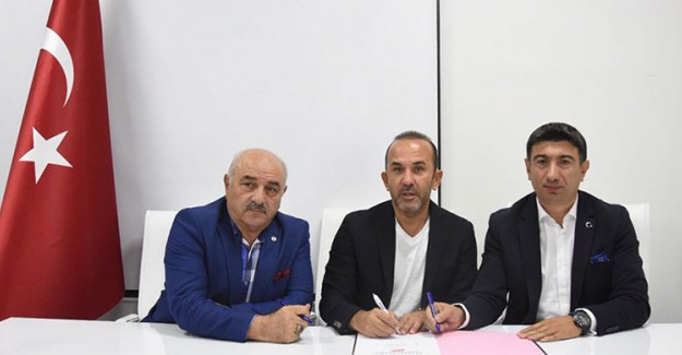 Mehmet Özdilek Erzurumspor’la İmzaladı!