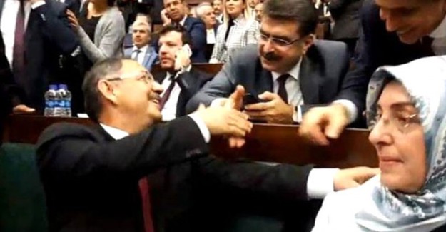 Mehmet Özhaseki ve Nihat Zeybekci Grup Toplantısı Girişinde Tebrikleri Kabul Etti!