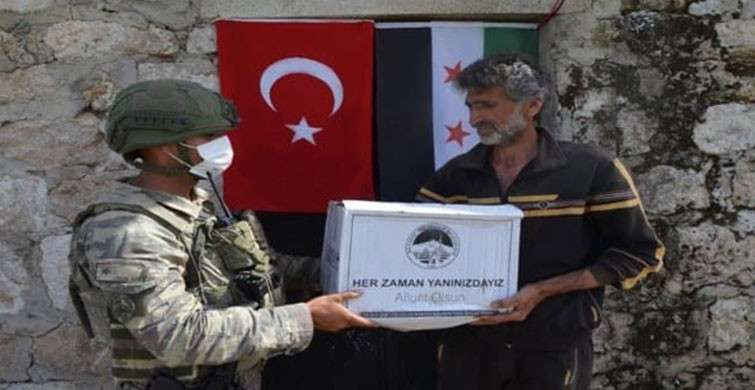 Mehmetçik İdlib’deki İhtiyaç Sahiplerine Yardım Etti