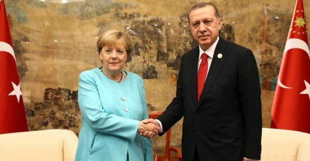 Merkel'den Cumhurbaşkanı Erdoğan'a Davet