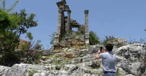 Mersin Kilikya Antik Coğrafyasındaki Anıt Mezarlar Zamana Direniyor