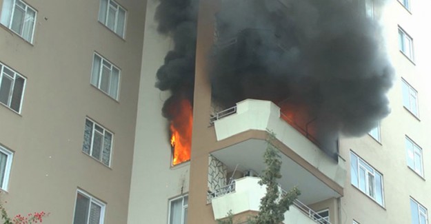 Mersin'de Apartmanda Korkutan Yangın 