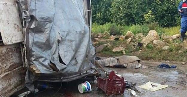Mersin'de İşçileri Taşıyan Minibüs Kaza Yaptı! 1 Kişi Hayatını Kaybetti, 15 Yaralı Var