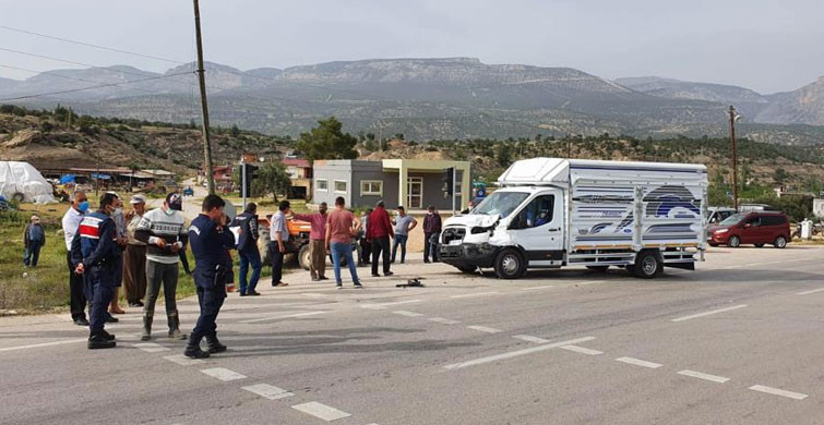 Mersin’de Trafik Kazası: 2 Yaralı