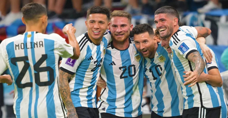 Messi tarihe geçti: Arjantin adını çeyrek finale yazdırdı