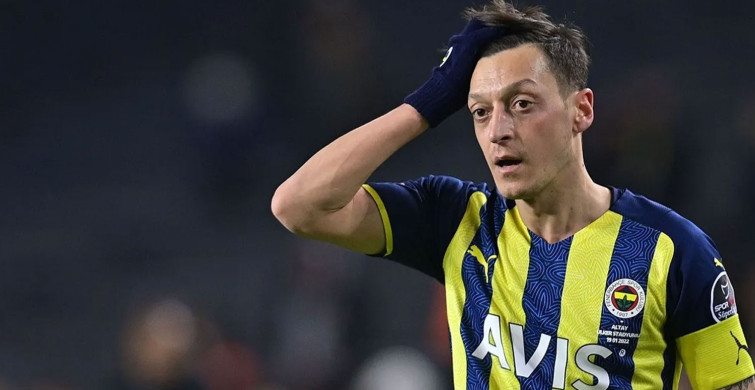 Mesut Özil, Fenerbahçe resmi sosyal medya hesabını takip etmeyi bıraktı!