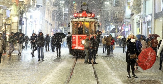 Meteoroloji İstanbul'da Kar Yağışı İçin Tarih Verdi
