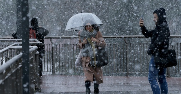 Meteoroloji'den Hava Durumu Açıklaması: İstanbul'a Kar Yağacak mı?