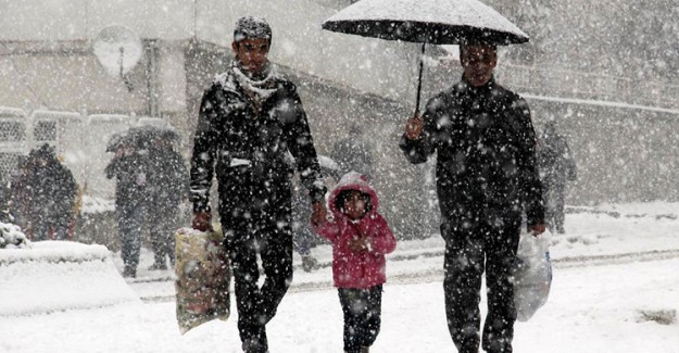Meteoroloji'den Son Dakika Açıklaması: İstanbullular Kar Geliyor