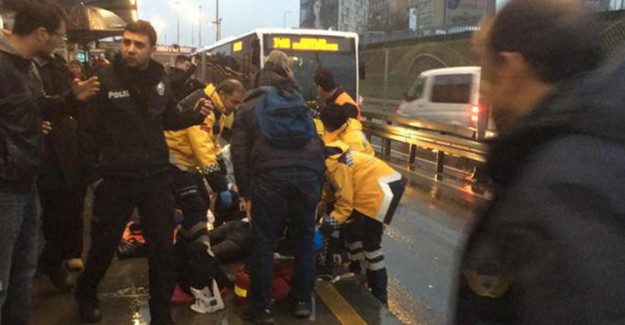 Metrobüs Durağında Kaza, 1 Kişi Hayatını Kaybetti