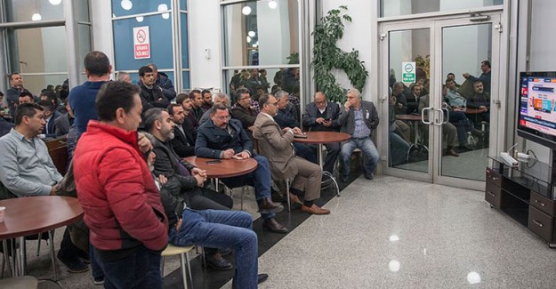 MHP Seçim Koordinasyon Merkezi'nde Seçim Takibi Devam Ediyor