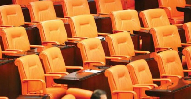 Milletvekilleri Meclis'teki Turuncu Koltukların Rengini Değiştirilmesini İstiyor