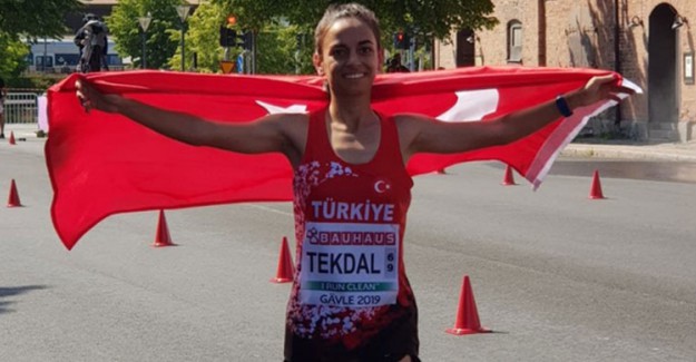 Milli Atlet Ayşe Tekdal'dan Altın Madalya