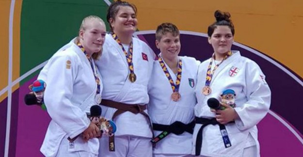 Milli Judocu Hilal Öztürk'ten Altın Madalya