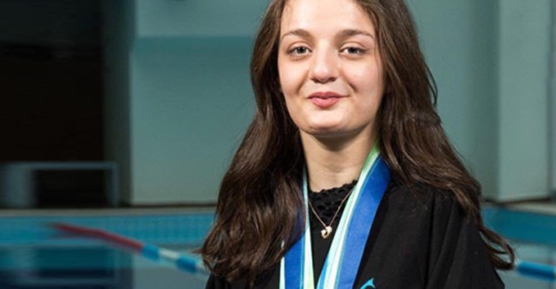 Milli Yüzücü Sümeyye Boyacı Altın Madalya Kazandı