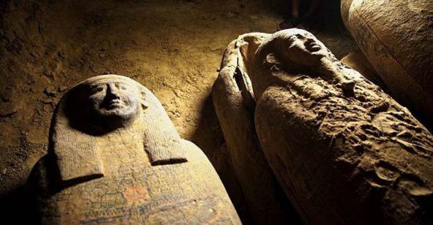 Mısır'da 2 Bin 500 Sene Öncesine Ait Mezarlar Bulundu