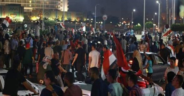 Mısır'da İsyan! Sisi İstenmiyor