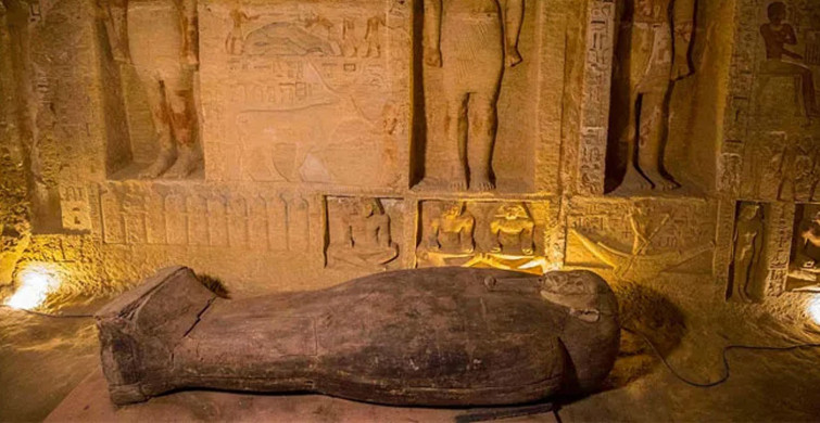 Mısır'da sütunun altına gizlenmiş bir mumya keşfedildi: 4 bin 300 yıllık