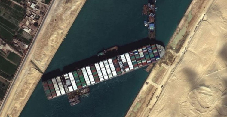 Mısır'dan Süveyş Kanalı'nı Tıkayan Gemi için Tazminat İndirimi
