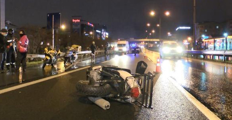 Motokurye Kaza Yaptı, Müşteriye Siparişi Kardeşiyle Yetiştirdi