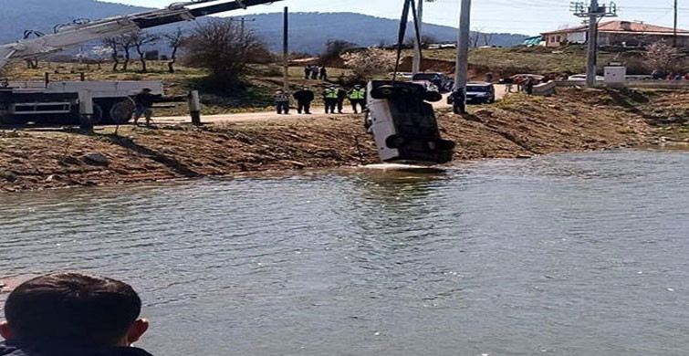 Muğla’da El Frenini Çekmeyi Unutan Adamın Eşi, Gölete Uçan Kamyonette Öldü