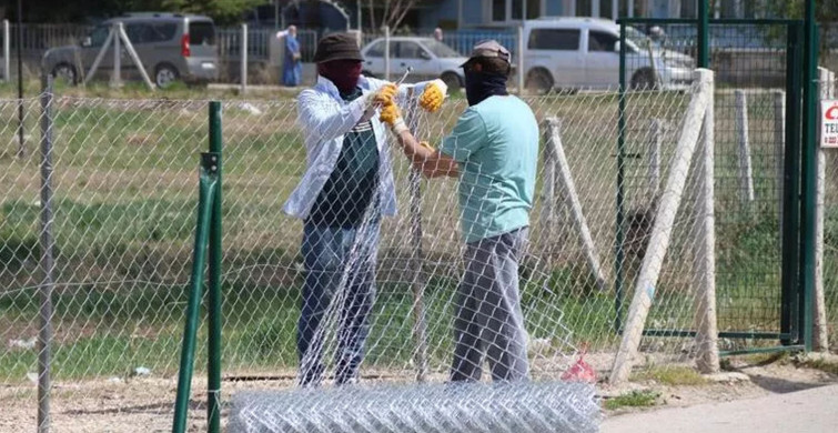 Mülk sahibiyle belediyenin anlaşmazlığı sokağı resmen ortadan ikiye böldü!