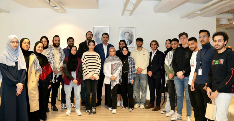 Murat Kurum’dan anlamlı ziyaret: Filistin öğrenciler ile bir araya geldi