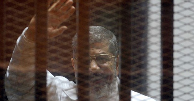 Mursi'nin Oğlundan Hacılara Babası İçin Dua Talebi