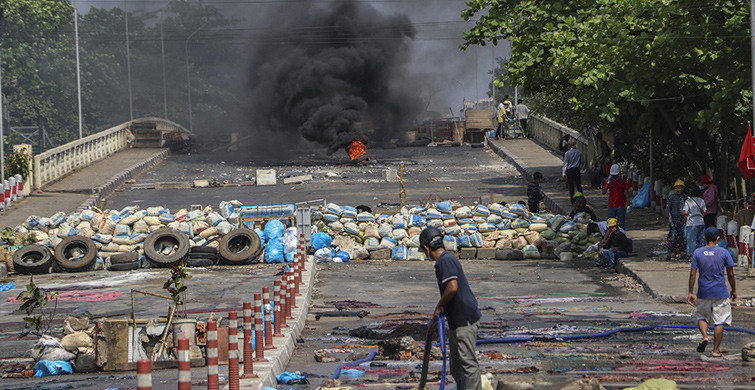 Myanmar'da Protestolarda Son 24 Saatte 23 Kişi Öldü