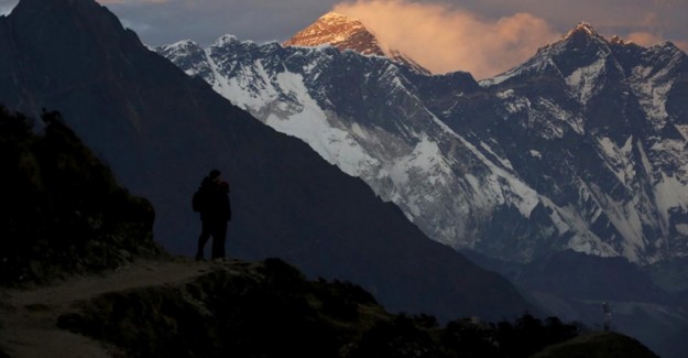 Nepal, Coronavirüs Sebebiyle Everest Dağı’nı Tırmanışa Kapattı