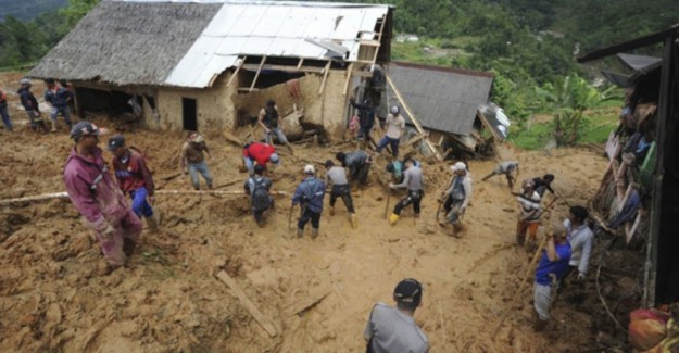 Nepal'de Sel Felaketi: 21 Ölü