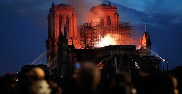 Notre Dame Katedrali'nin Restorasyonu İçin 388 Milyon Avro Daha Bağış Yapıldı