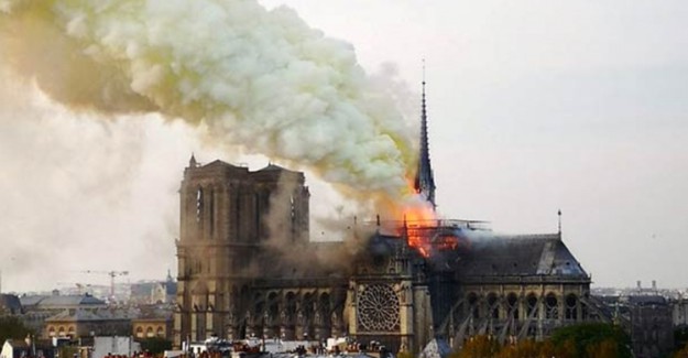 Notre Dame'da Çıkan Yangın 23 Dakika Sonra Fark Edilmiş