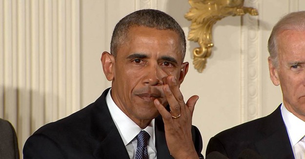 Obama Tarihi Kararı Açıklarken Gözyaşlarına Boğuldu!