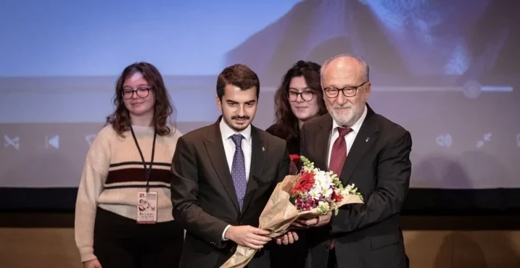 Onur ödülü Altan Erkekli'ye verildi