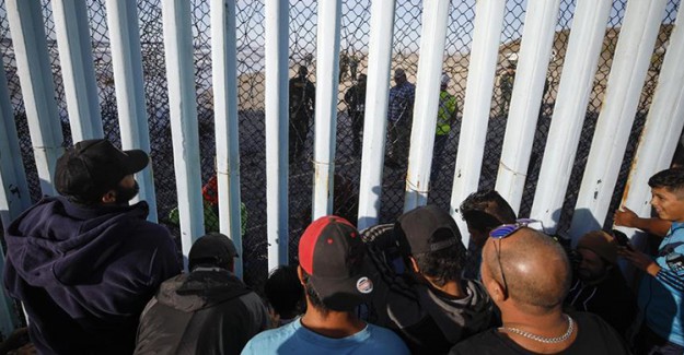 Orta Amerikalı Göçmenler Meksika Sınırına Ulaştı