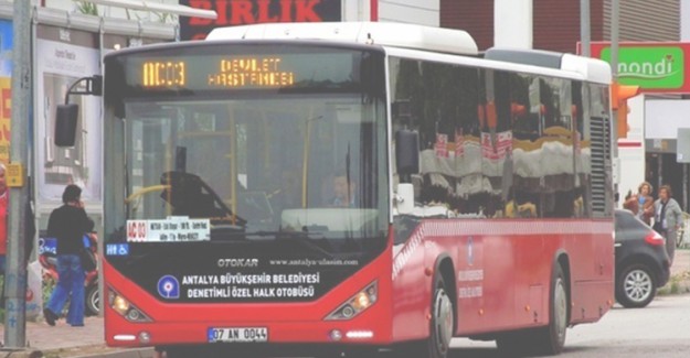 Otobüsün Önünü Kesti: Şoföre Levyeyle Saldırdı