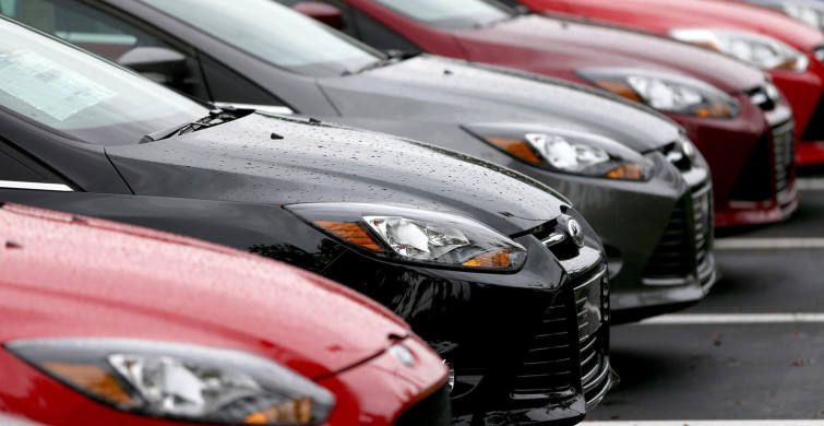 Otomobil piyasasında fiyatlar erimeye başladı: Al-satçı stokçulara darbe