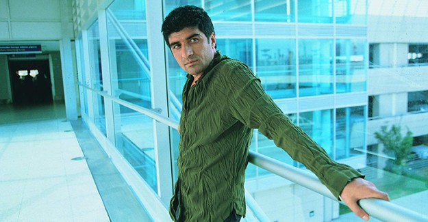 Oyuncu Melis Yamalıoğlu, Aracına Çarpan Sanatçıyı Darp Etti