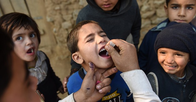 Pakistan Polio Hastalığıyla Savaşıyor