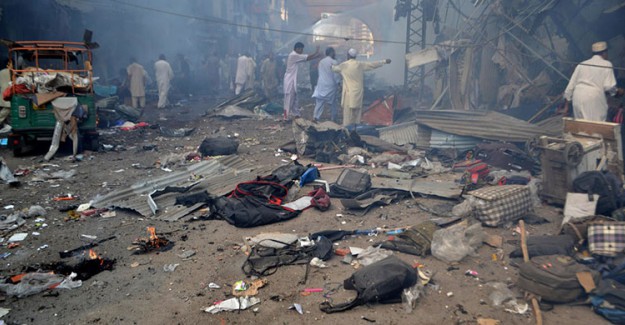 Pakistan'da Bombalı Saldırı