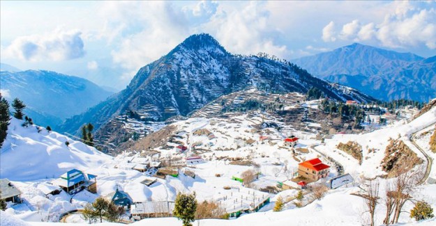 Pakistan'da Rekor Kar Yağışı 14 Can Aldı