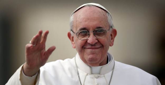 Papa Francis Ünlü Modele Instagram'dan Like Attı!