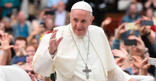 Papa: Kilisemiz İçeriden ve Dışarıdan Saldırı Altında