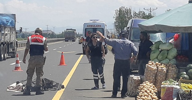 Pasinler'de Trafik Kazası: 1 Ölü